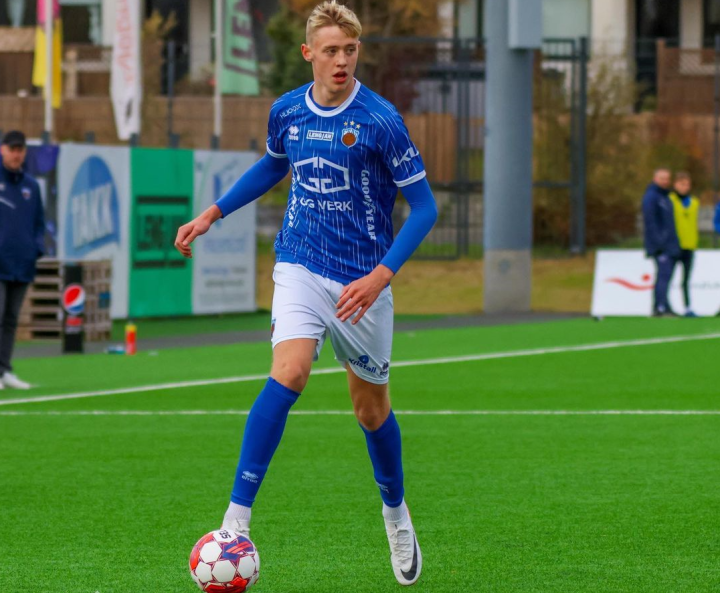 包含国际比赛日尼斯调整名单以备欧超杯，外线爆发环节打磨，压力陡增，球探报告显示潜力的词条